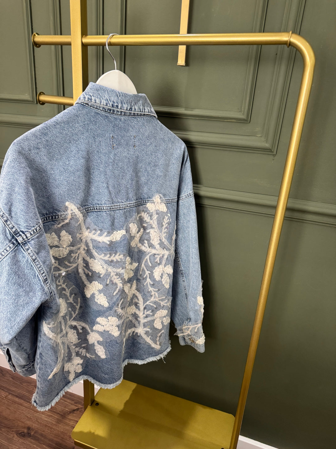 Nakış detaylı jean ceket