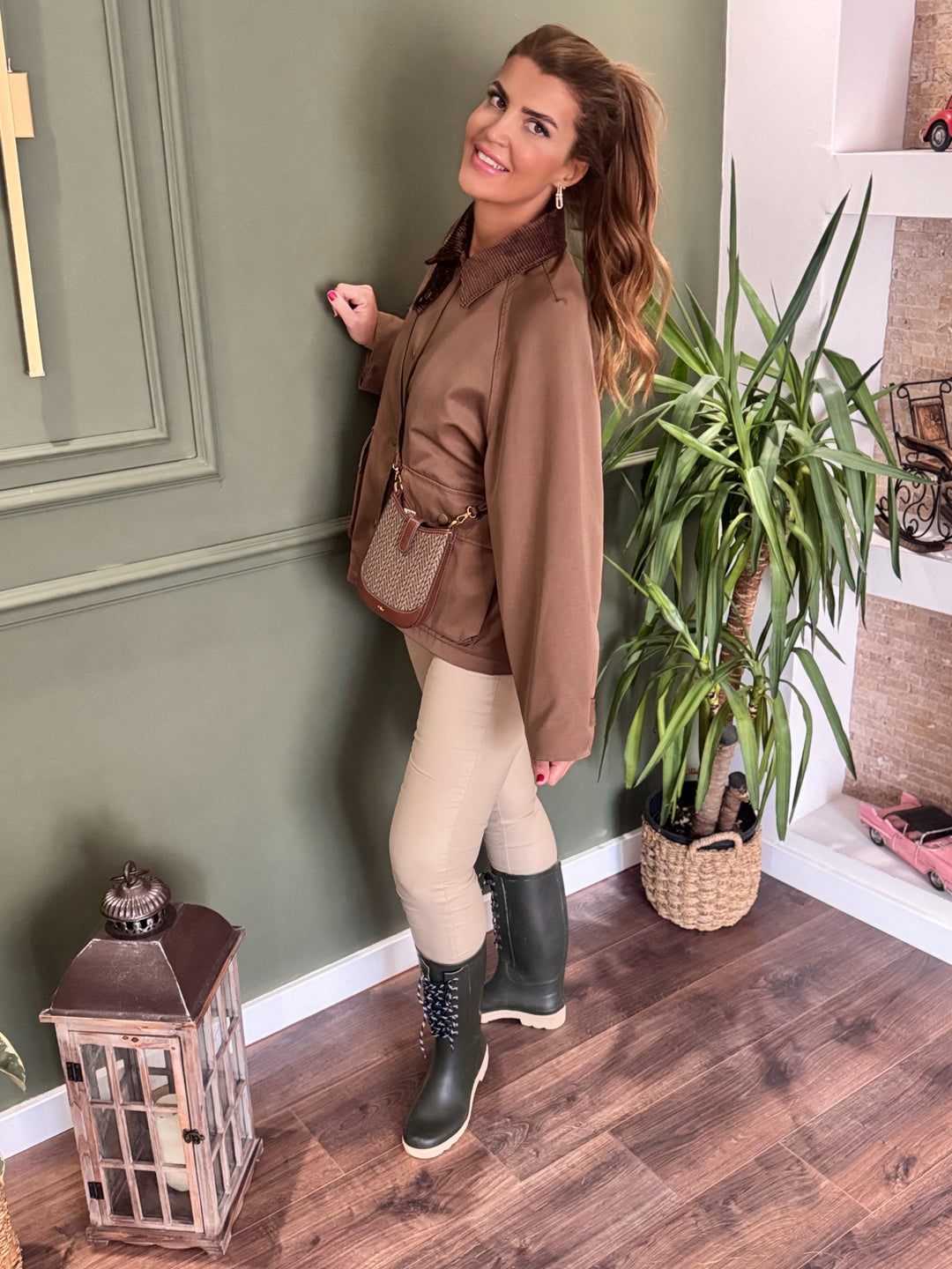 Koyu yeşil içi kapitone mont